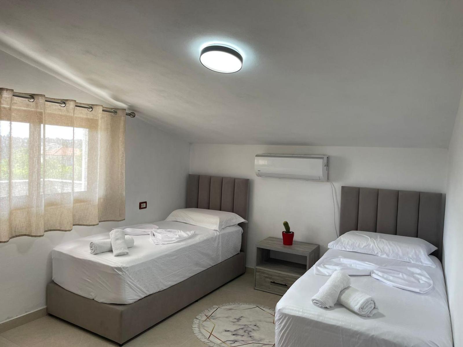 Prela'S Rooms Shkoder Luaran gambar