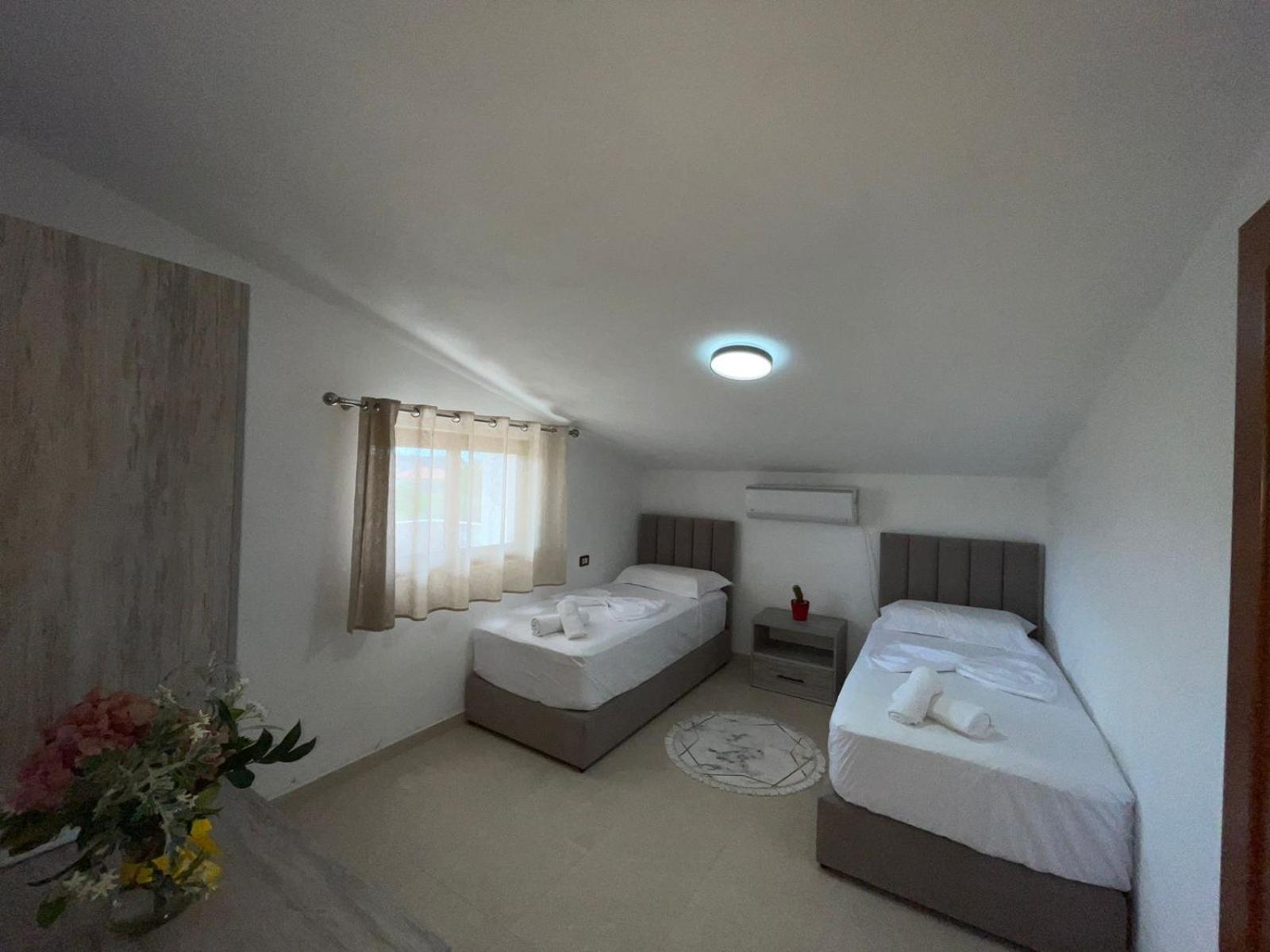 Prela'S Rooms Shkoder Luaran gambar