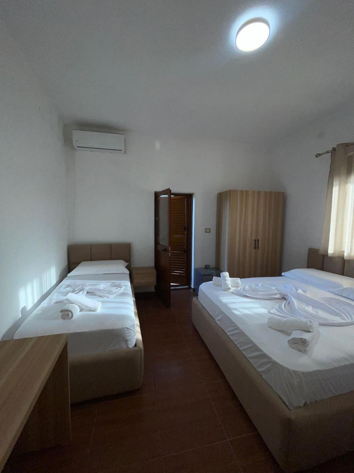 Prela'S Rooms Shkoder Luaran gambar