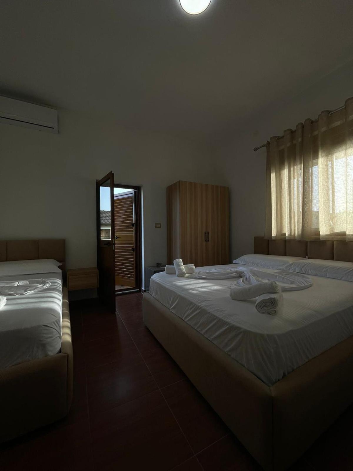 Prela'S Rooms Shkoder Luaran gambar