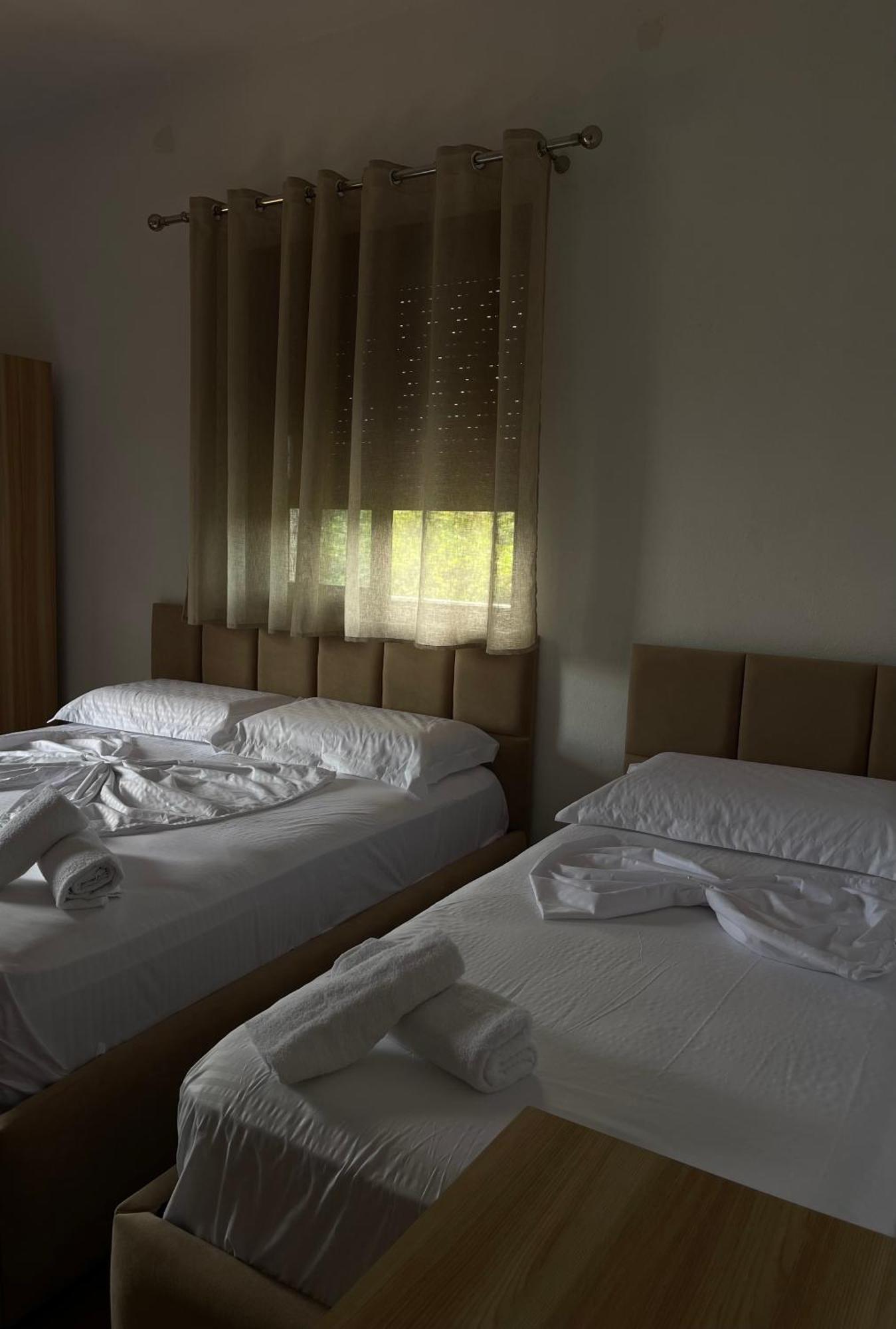 Prela'S Rooms Shkoder Luaran gambar