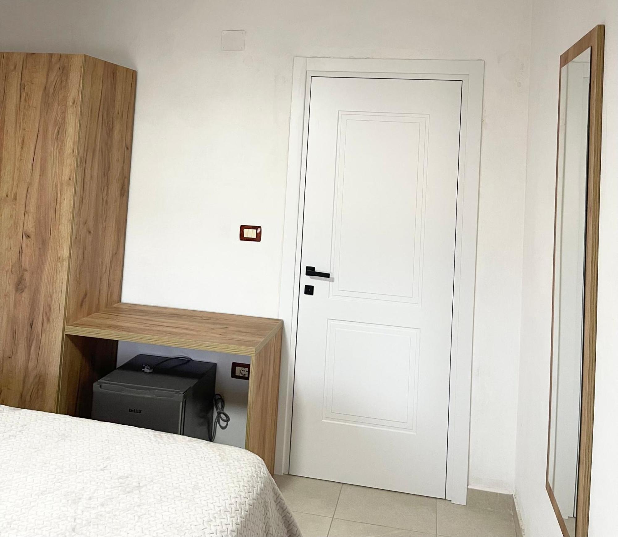 Prela'S Rooms Shkoder Luaran gambar